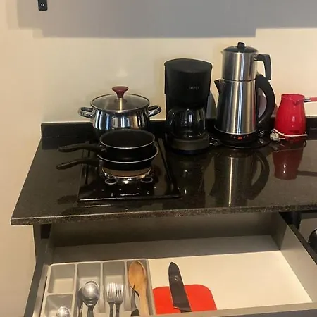 Apartman Unique Flat With Balcony Near Hadrian's Gate