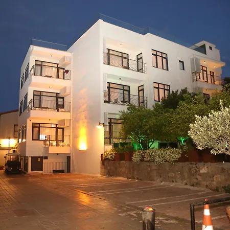 Unique Flat With Balcony Near Hadrian's Gate Apartment Antalya