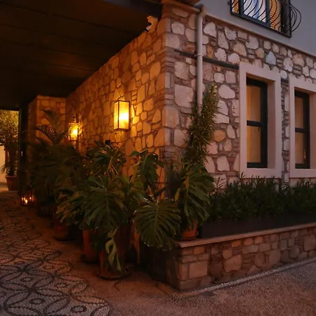 Unique Flat With Balcony Near Hadrian's Gate Apartment *