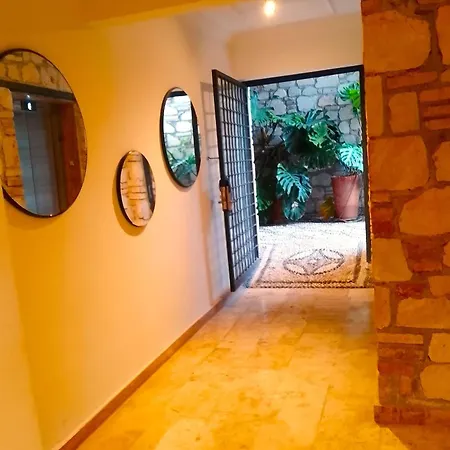 Unique Flat With Balcony Near Hadrian's Gate Apartment